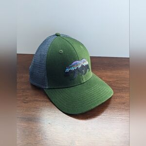 Fitz Roy Bear Trucker Hat Green